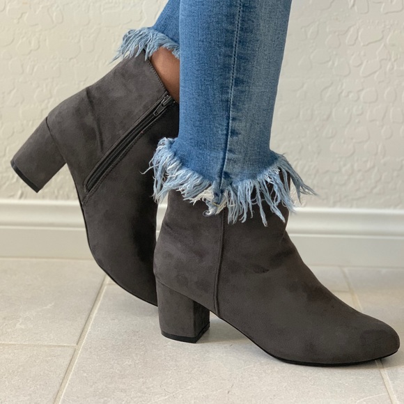 Boutique Shoes - NIB Gray Kitten Block Heel Chelsea Ankle Booties